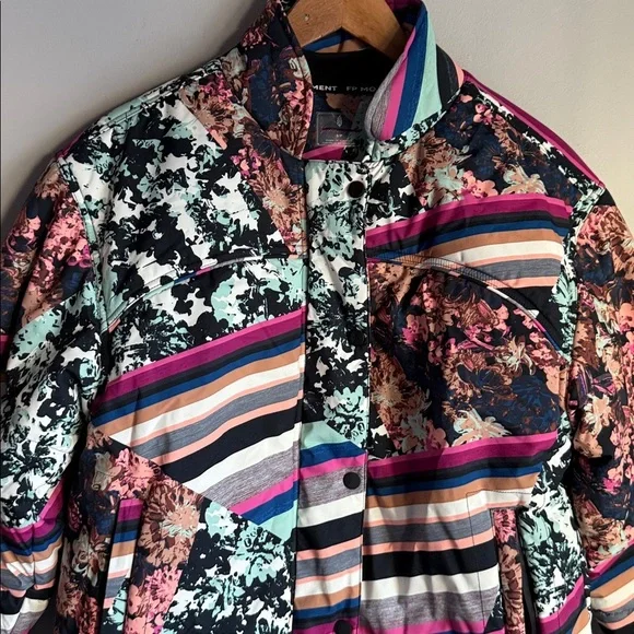 NEW FP Movement Women's Bunny Slope Oversized Printed Puffer Jacket Small - Picture 6 of 13
